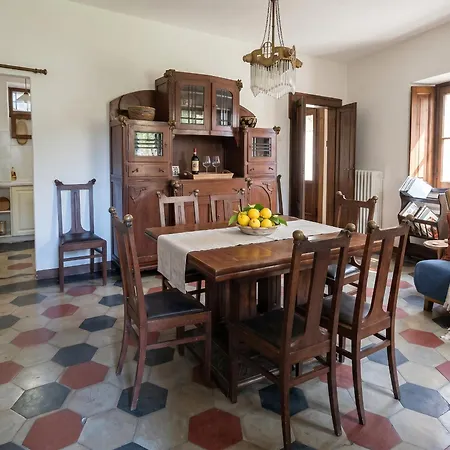 Hébergement de vacances Al 25 - A House In The Square A Walk From The Belgirate